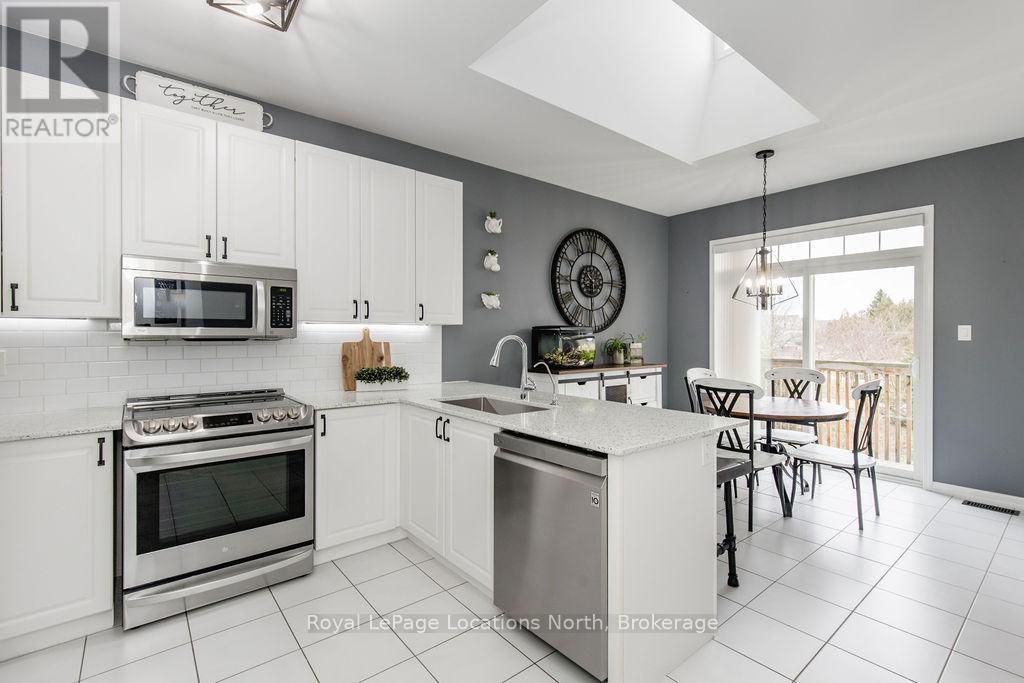 14 Berkshire Avenue, Wasaga Beach, Ontario  L9Z 0G3 - Photo 11 - S12964636