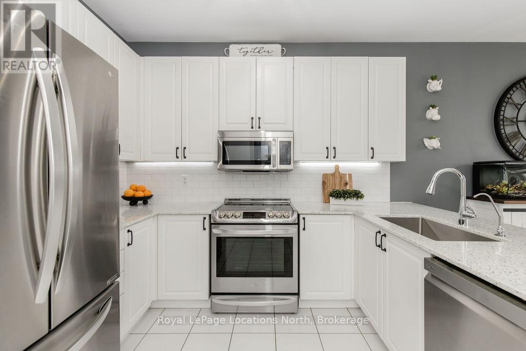 14 Berkshire Avenue, Wasaga Beach, Ontario  L9Z 0G3 - Photo 12 - S12964636