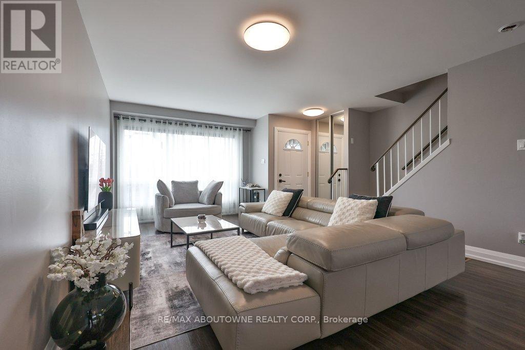 23 - 1525 Elm Road, Oakville, Ontario  L6H 1W3 - Photo 5 - W12963974