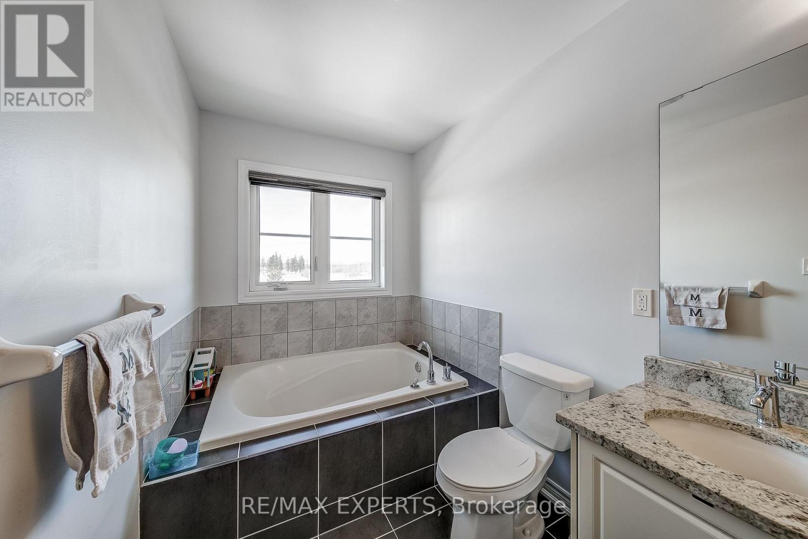 60 Humbershed Crescent, Caledon, Ontario  L7E 2X4 - Photo 28 - W12963992