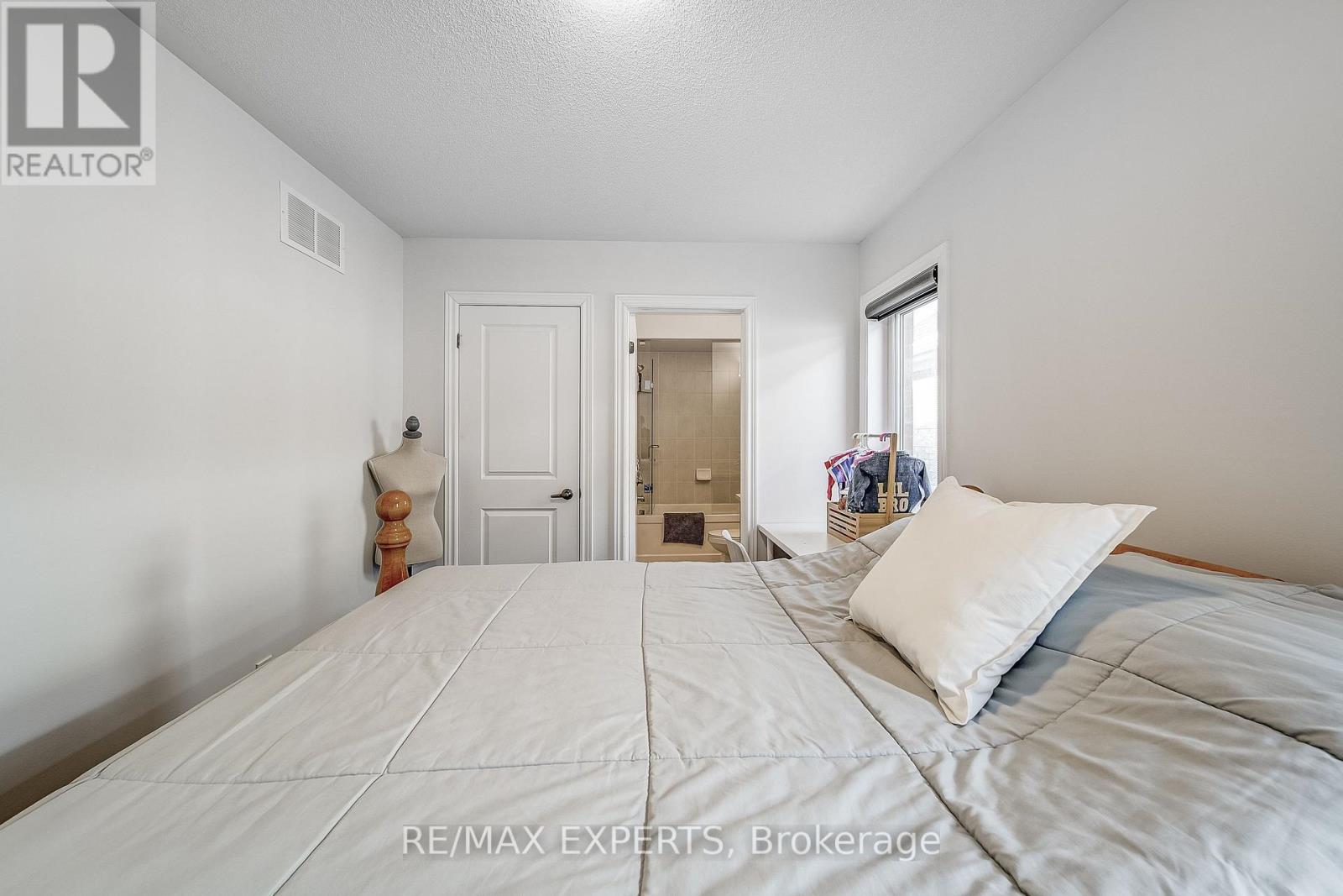 60 Humbershed Crescent, Caledon, Ontario  L7E 2X4 - Photo 30 - W12963992