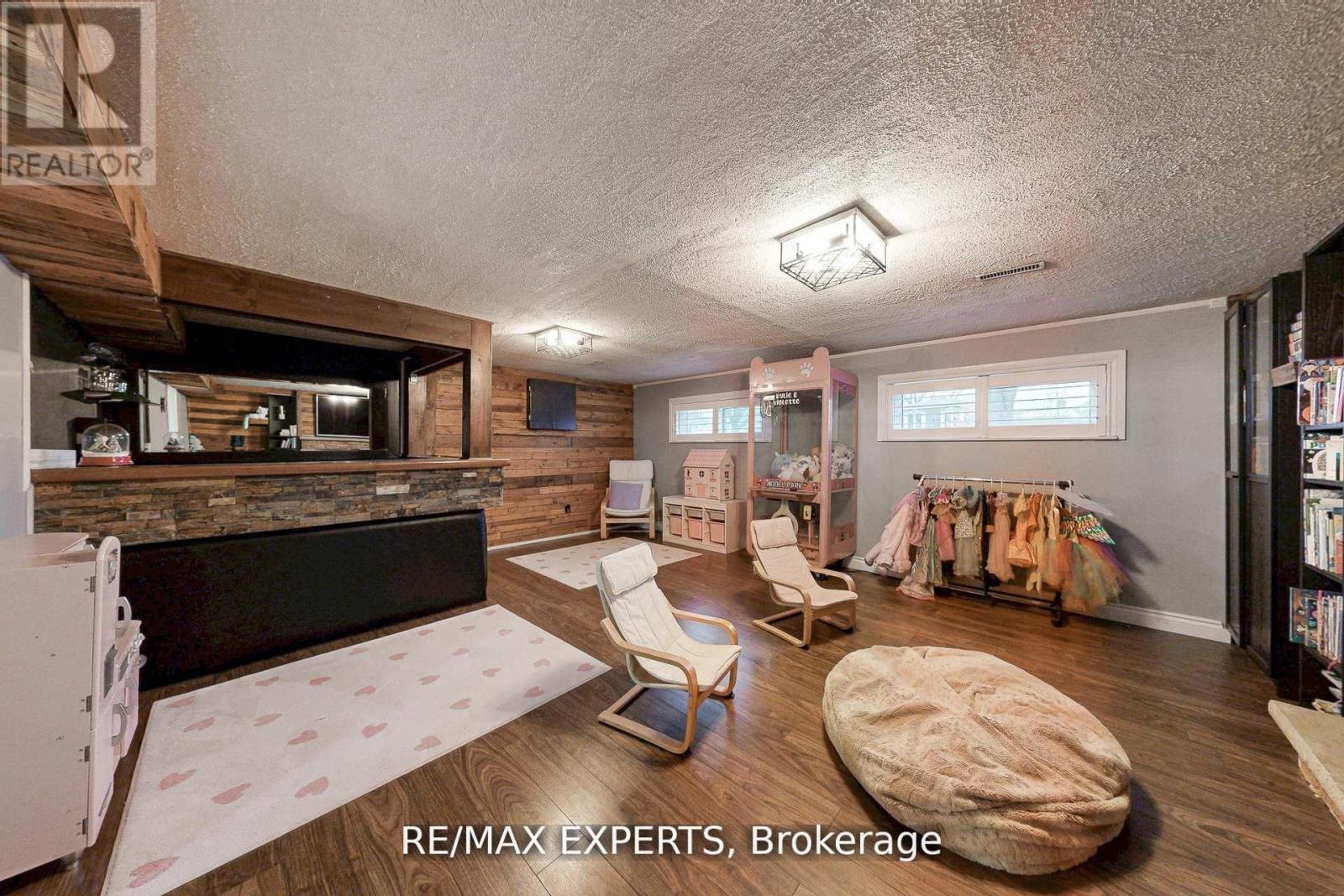 4323 Forsyth Boulevard, Burlington, Ontario  L7L 2M2 - Photo 26 - W12964010