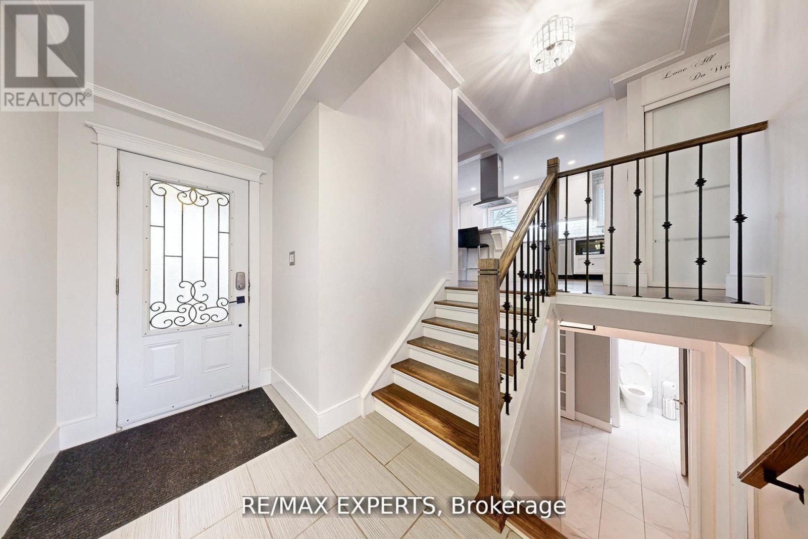 4323 Forsyth Boulevard, Burlington, Ontario  L7L 2M2 - Photo 3 - W12964010