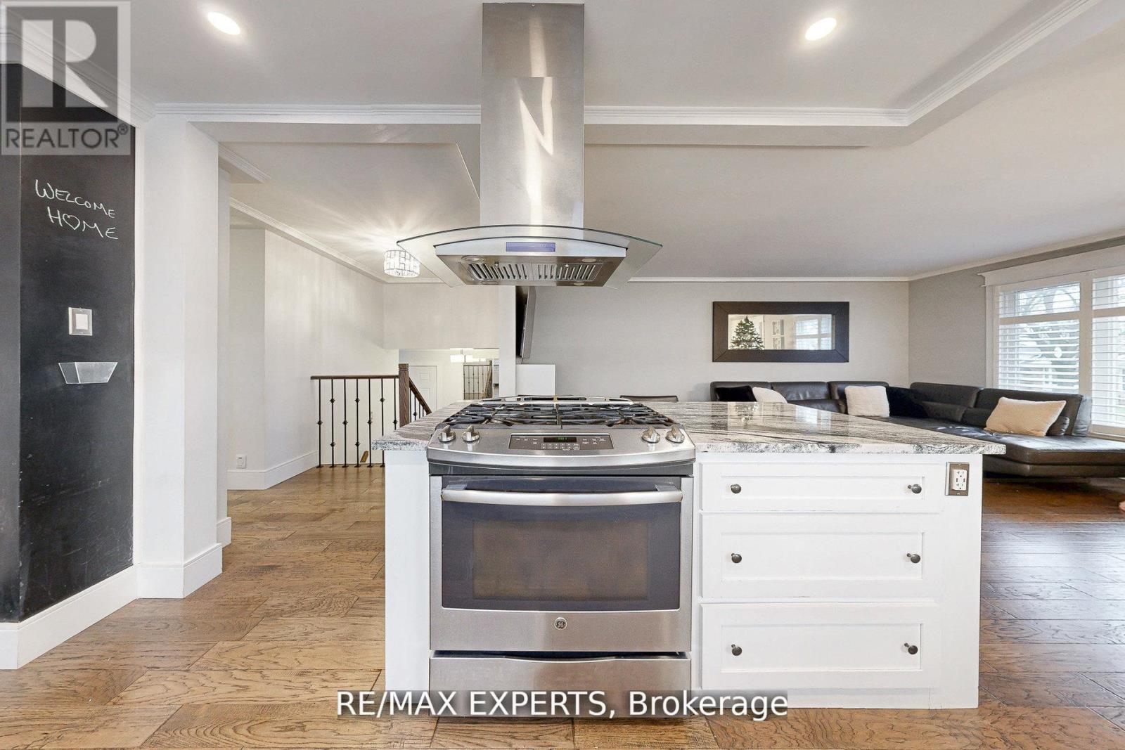 4323 Forsyth Boulevard, Burlington, Ontario  L7L 2M2 - Photo 6 - W12964010