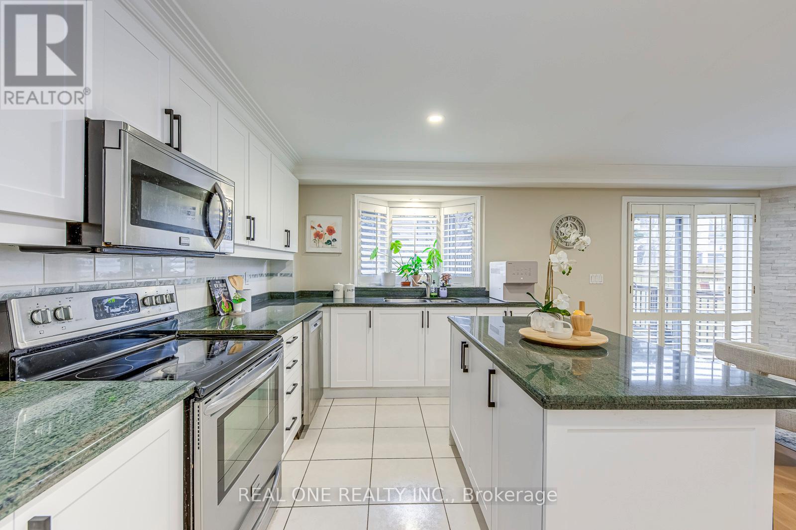 6 - 2250 Rockingham Drive, Oakville, Ontario  L6H 6J3 - Photo 15 - W12964026