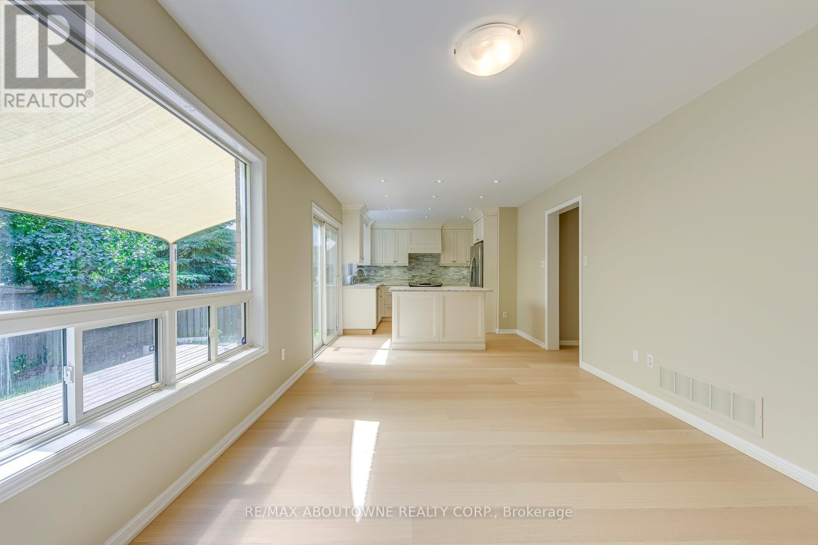 3037 Abernathy Way, Oakville, Ontario  L6M 5C1 - Photo 13 - W12964070