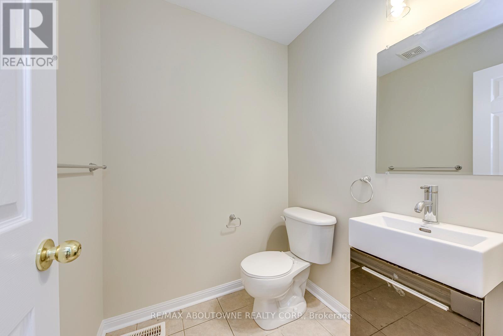 3037 Abernathy Way, Oakville, Ontario  L6M 5C1 - Photo 18 - W12964070