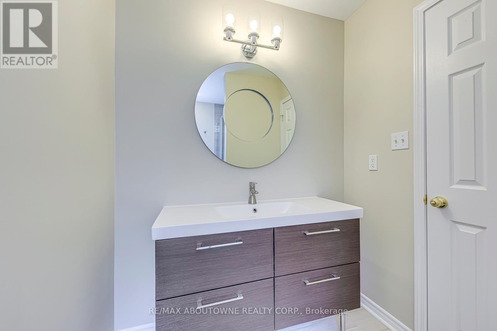 3037 Abernathy Way, Oakville, Ontario  L6M 5C1 - Photo 25 - W12964070