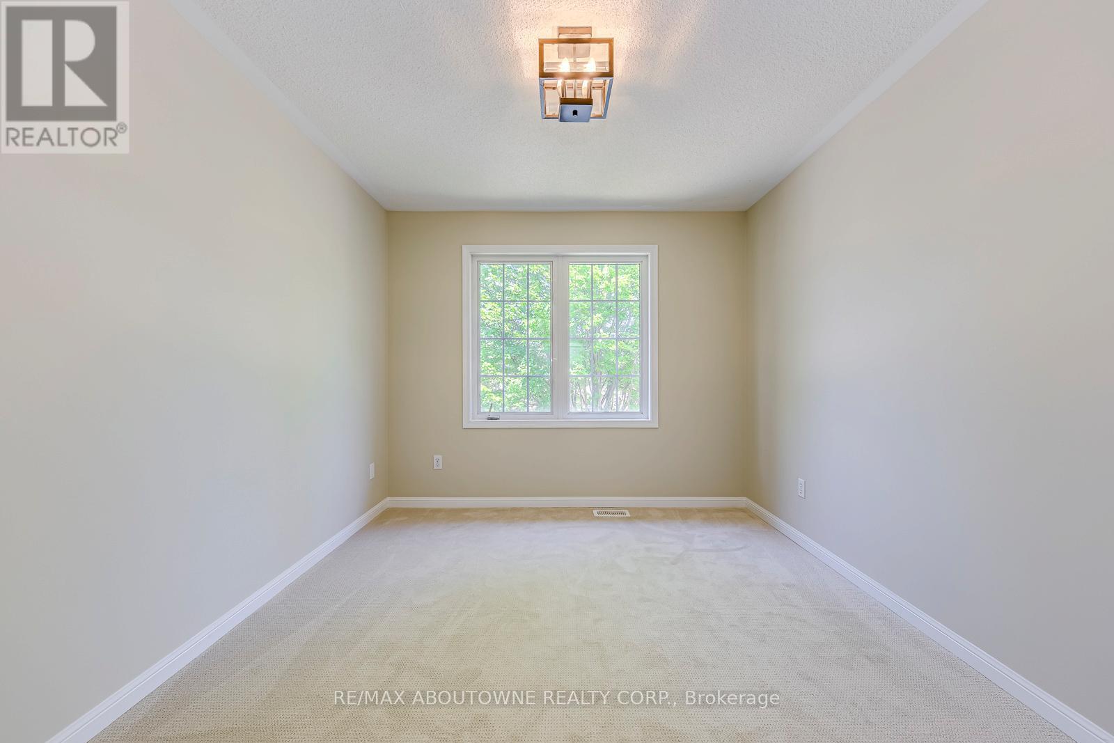 3037 Abernathy Way, Oakville, Ontario  L6M 5C1 - Photo 32 - W12964070