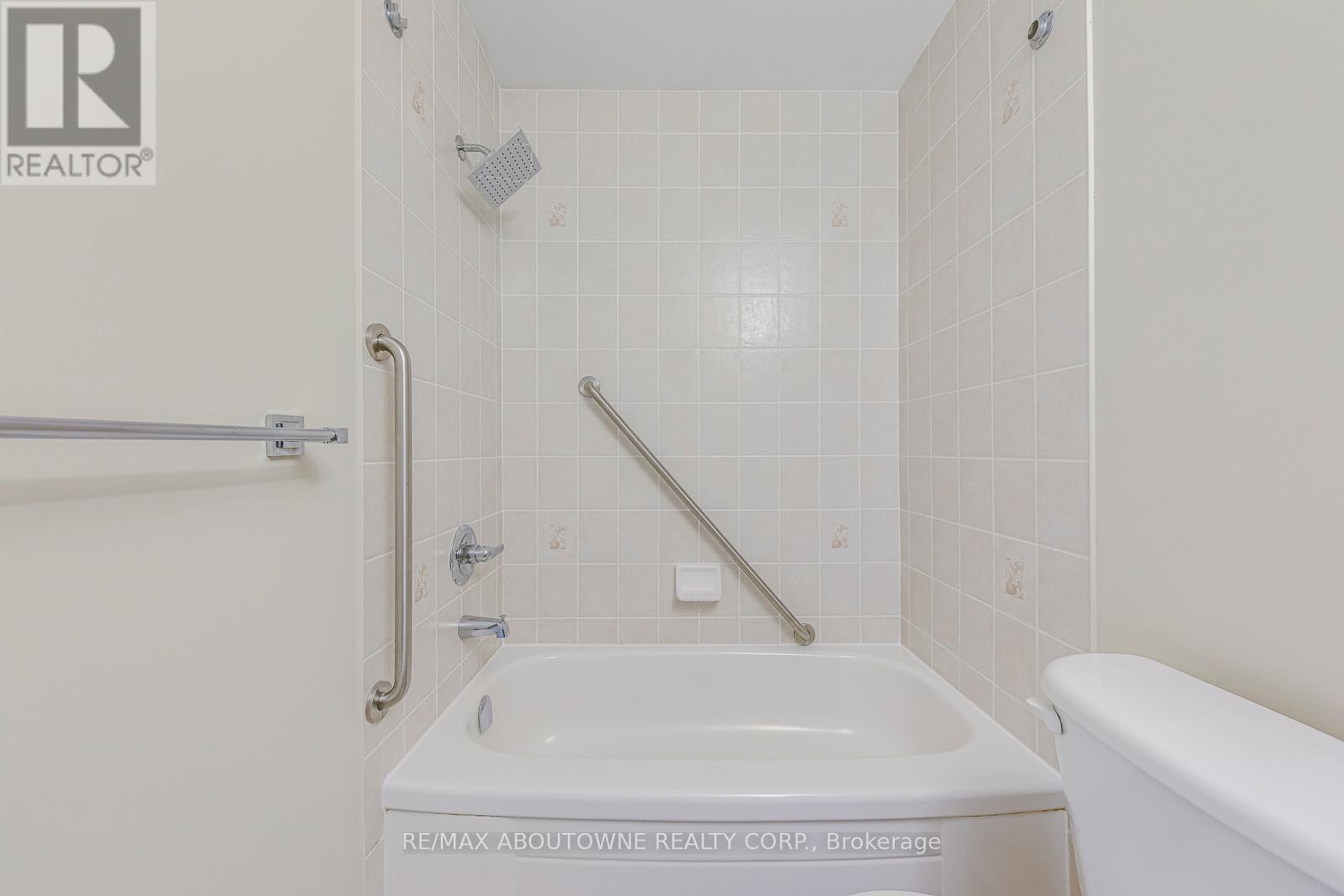 3037 Abernathy Way, Oakville, Ontario  L6M 5C1 - Photo 35 - W12964070