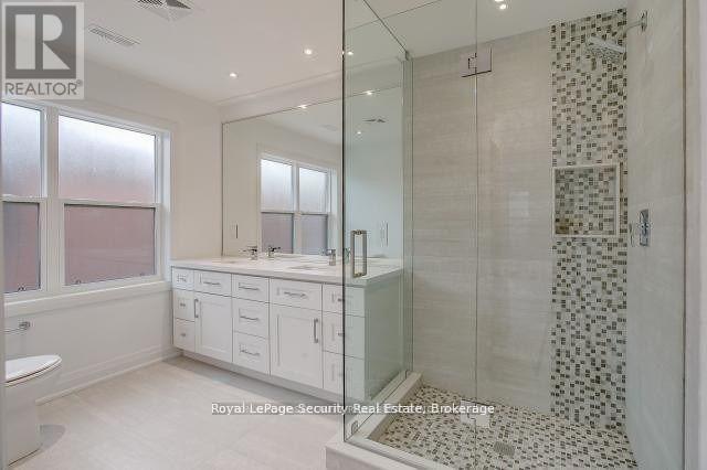 2 - 109 Stephen Drive, Toronto, Ontario  M8Y 3M8 - Photo 11 - W12964106
