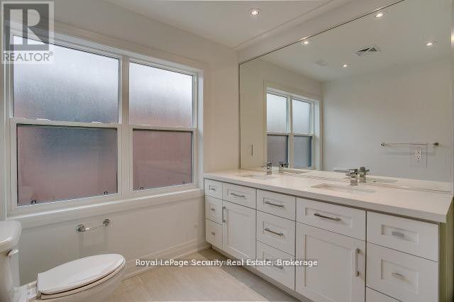 2 - 109 Stephen Drive, Toronto, Ontario  M8Y 3M8 - Photo 12 - W12964106