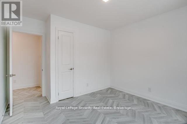 2 - 109 Stephen Drive, Toronto, Ontario  M8Y 3M8 - Photo 17 - W12964106