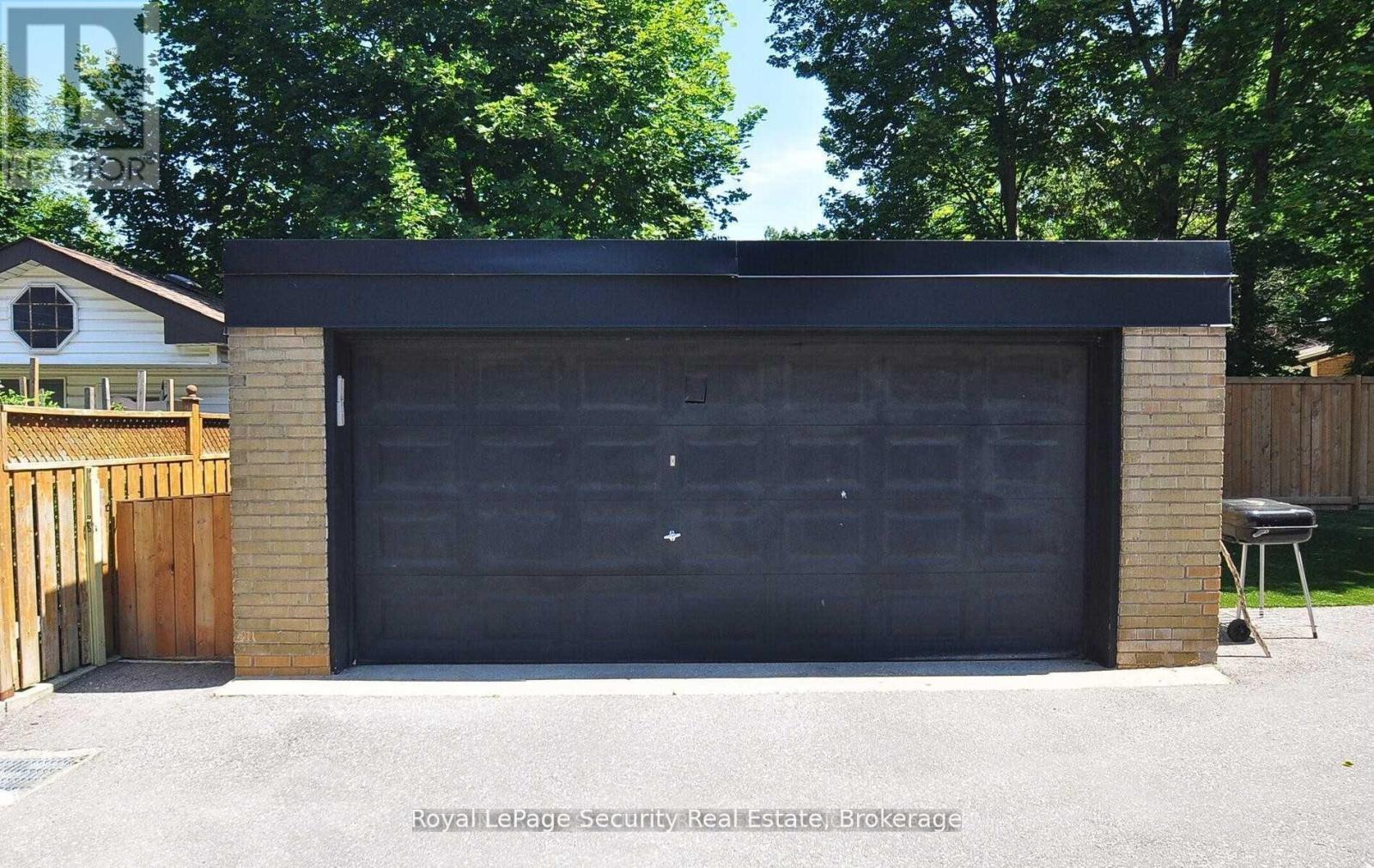 2 - 109 Stephen Drive, Toronto, Ontario  M8Y 3M8 - Photo 19 - W12964106