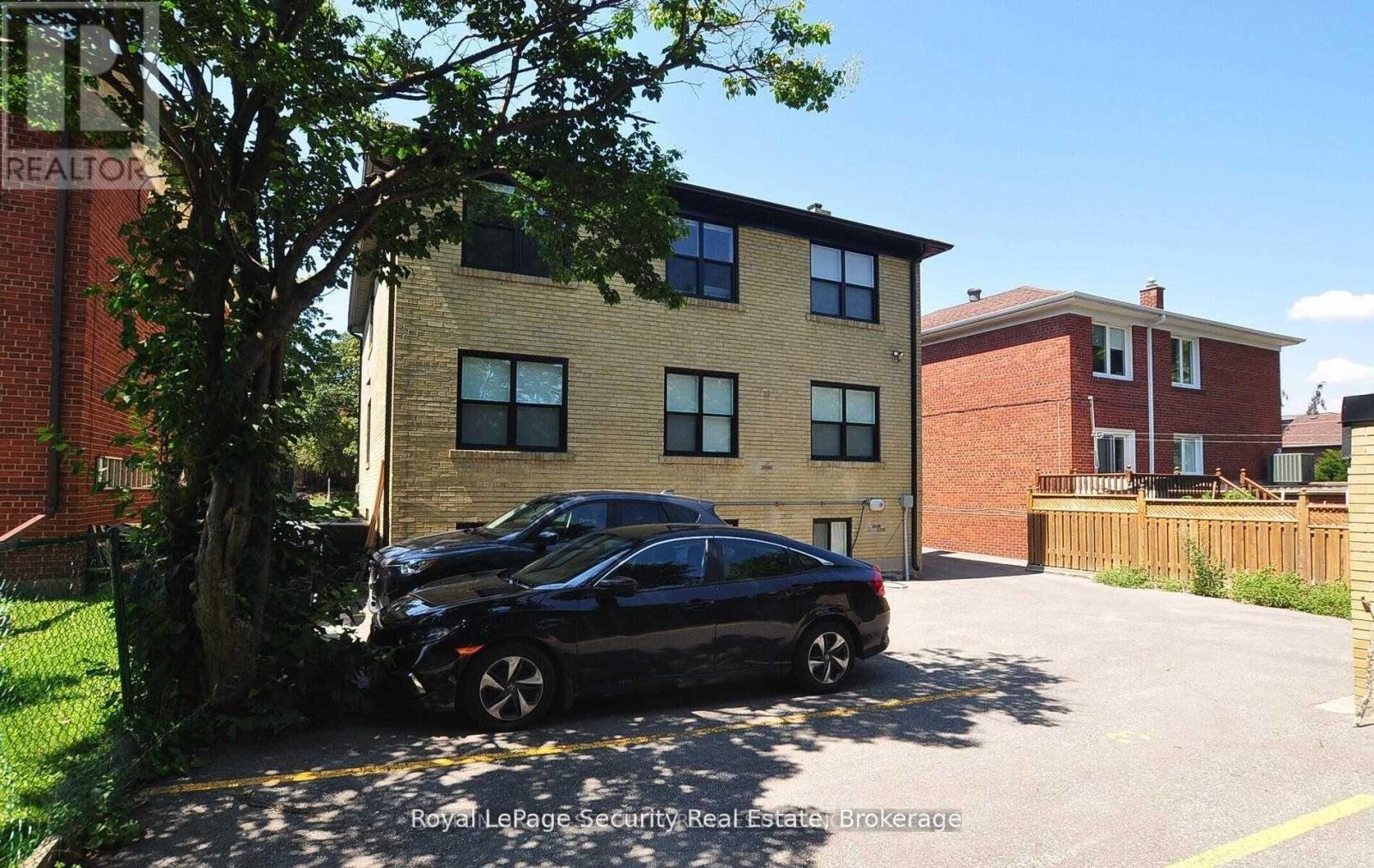 2 - 109 Stephen Drive, Toronto, Ontario  M8Y 3M8 - Photo 21 - W12964106