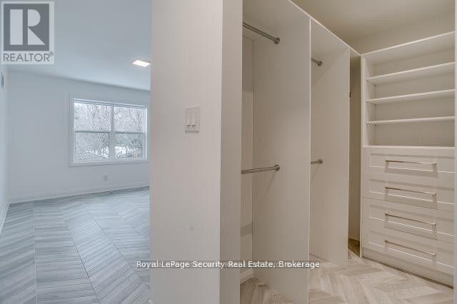 2 - 109 Stephen Drive, Toronto, Ontario  M8Y 3M8 - Photo 9 - W12964106