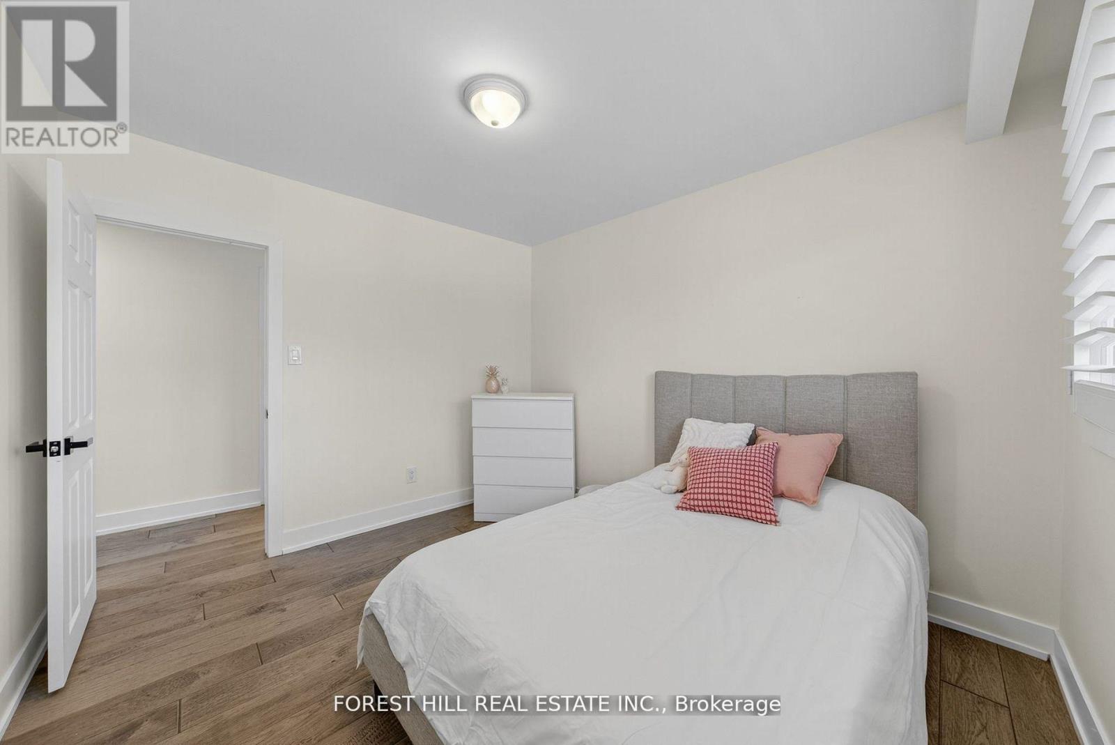 37 Cherry Post Crescent, Toronto, Ontario  M9C 2J9 - Photo 22 - W12964188