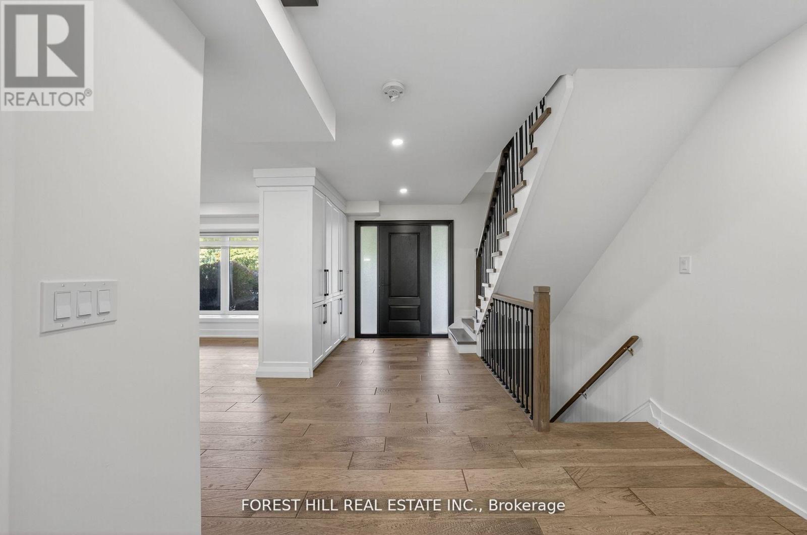 37 Cherry Post Crescent, Toronto, Ontario  M9C 2J9 - Photo 4 - W12964188