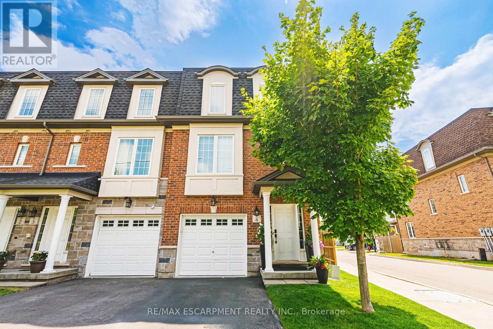 4 - 2220 Queensway Drive, Burlington, Ontario  L7R 0E7 - Photo 3 - W12964204