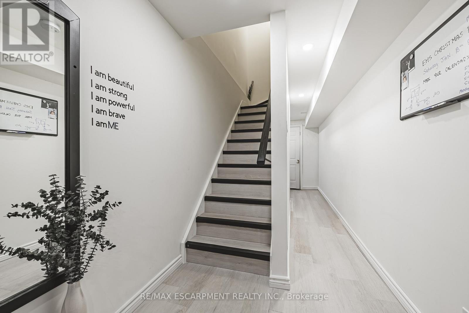 4 - 2220 Queensway Drive, Burlington, Ontario  L7R 0E7 - Photo 31 - W12964204