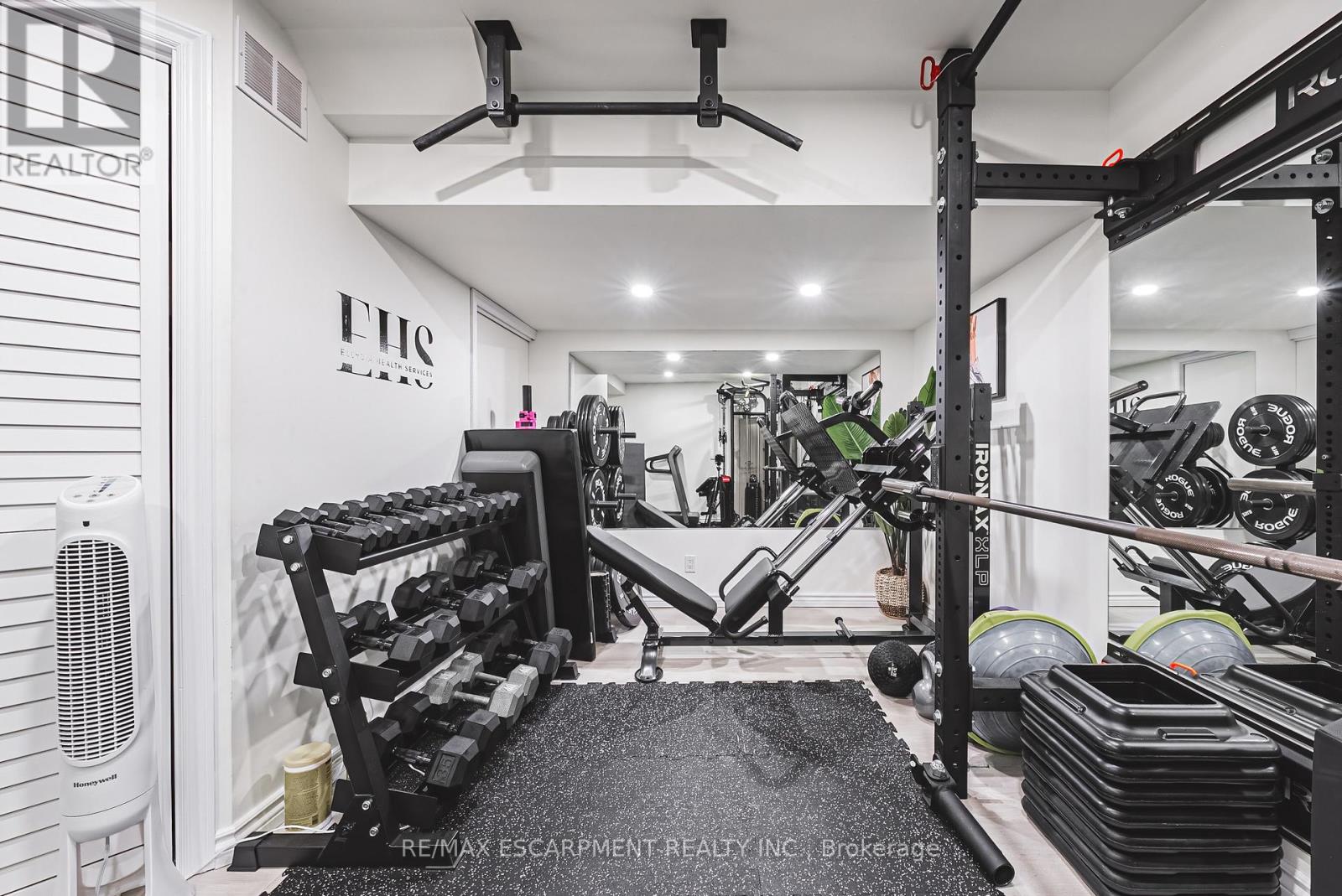 4 - 2220 Queensway Drive, Burlington, Ontario  L7R 0E7 - Photo 34 - W12964204