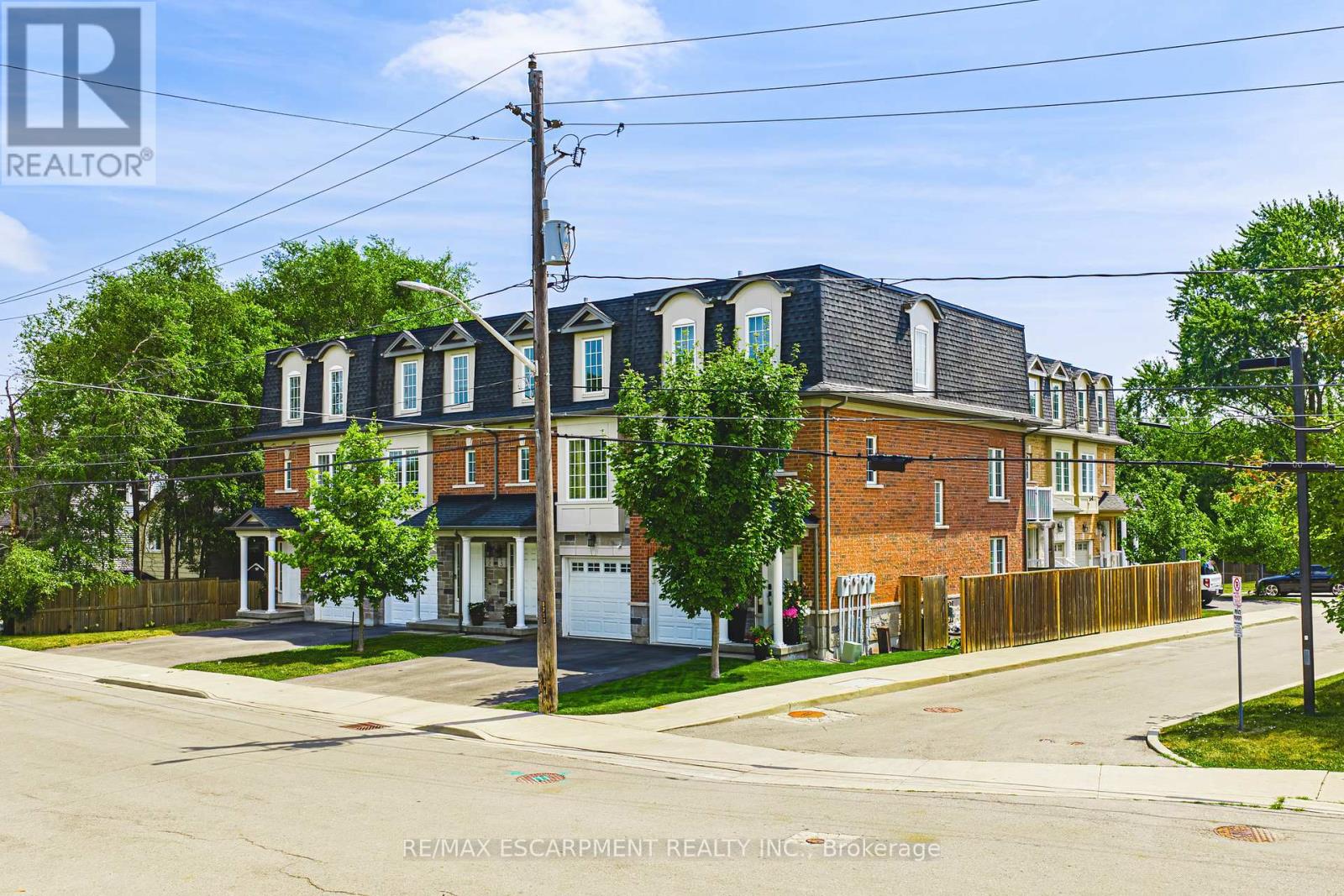 4 - 2220 Queensway Drive, Burlington, Ontario  L7R 0E7 - Photo 4 - W12964204