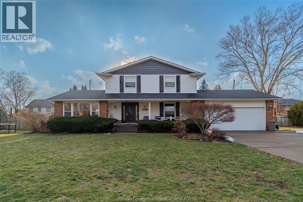 MLS# 26006873: 2477 MARK AVENUE, Windsor, Canada