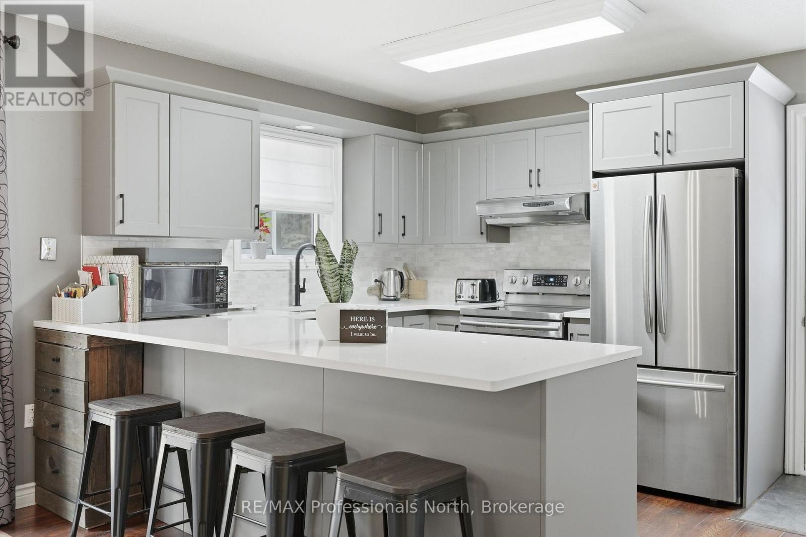 99 Vernon Lane, Huntsville, Ontario  P1H 2J2 - Photo 7 - X12964314