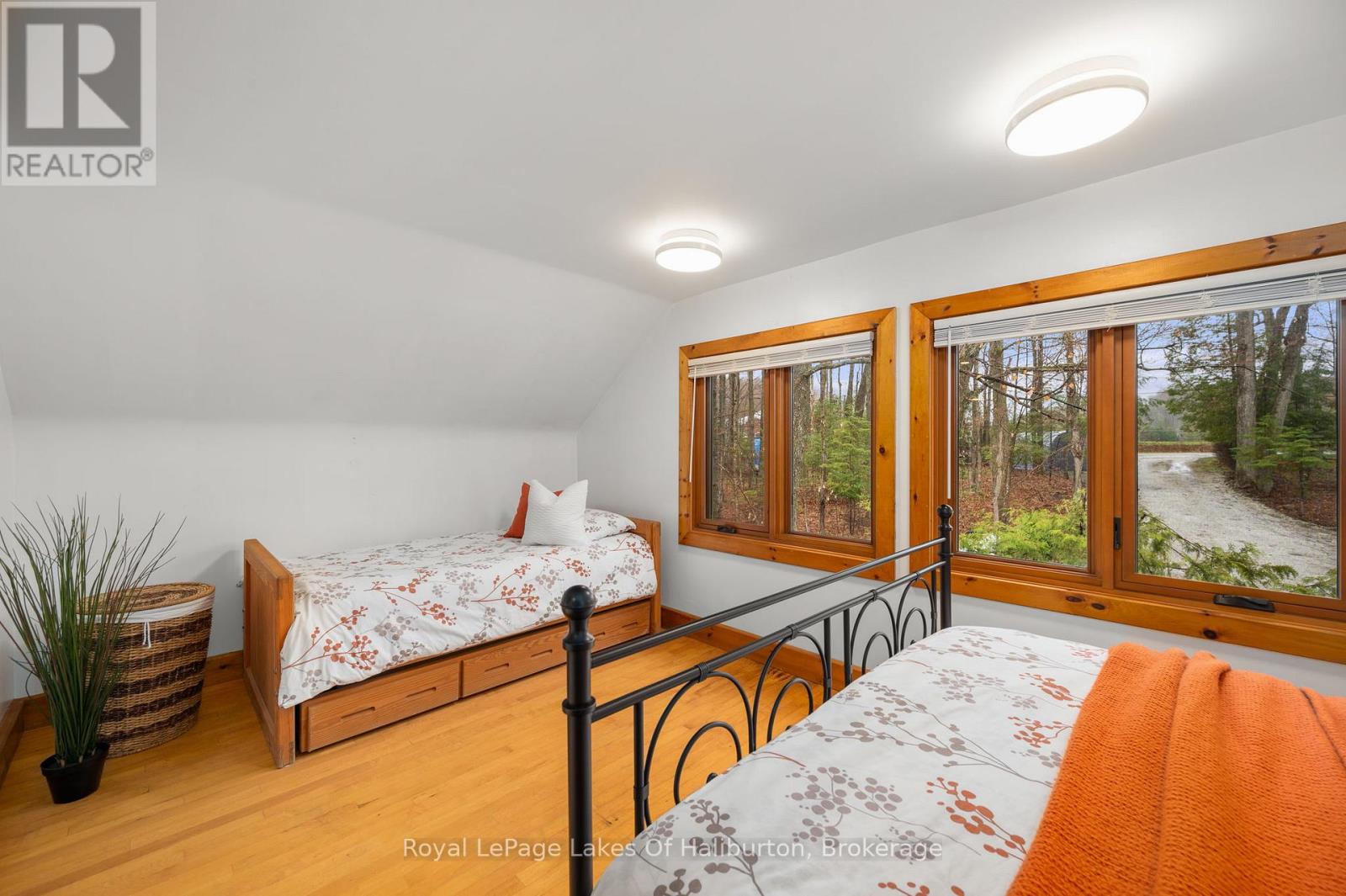 1073 Grass Lake Road, Dysart Et Al, Ontario  K0M 1S0 - Photo 36 - X12964336