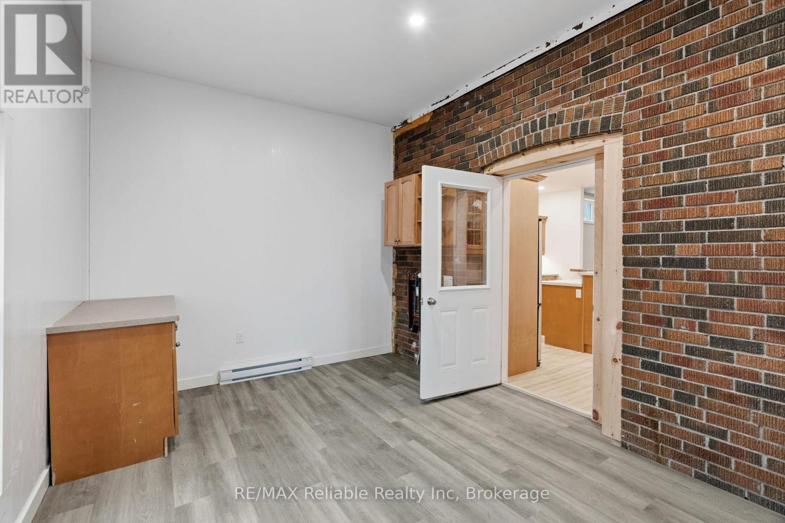 271 Main Street, Central Huron, Ontario  N0M 2H0 - Photo 11 - X12964392