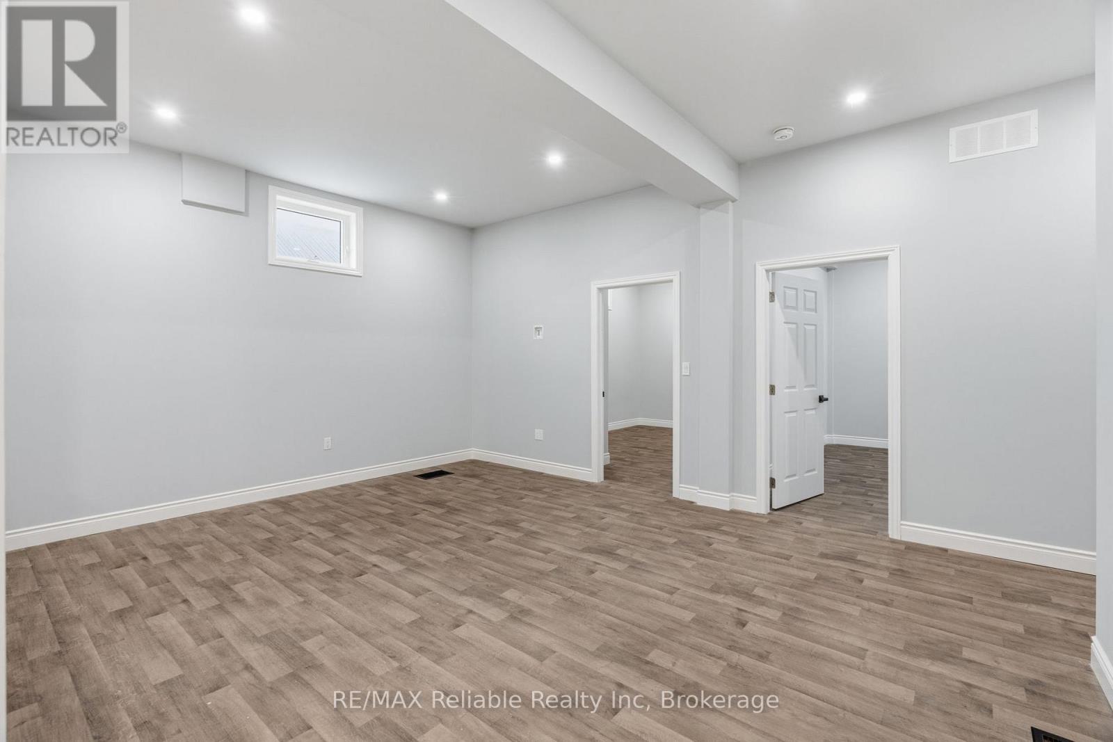 271 Main Street, Central Huron, Ontario  N0M 2H0 - Photo 17 - X12964392