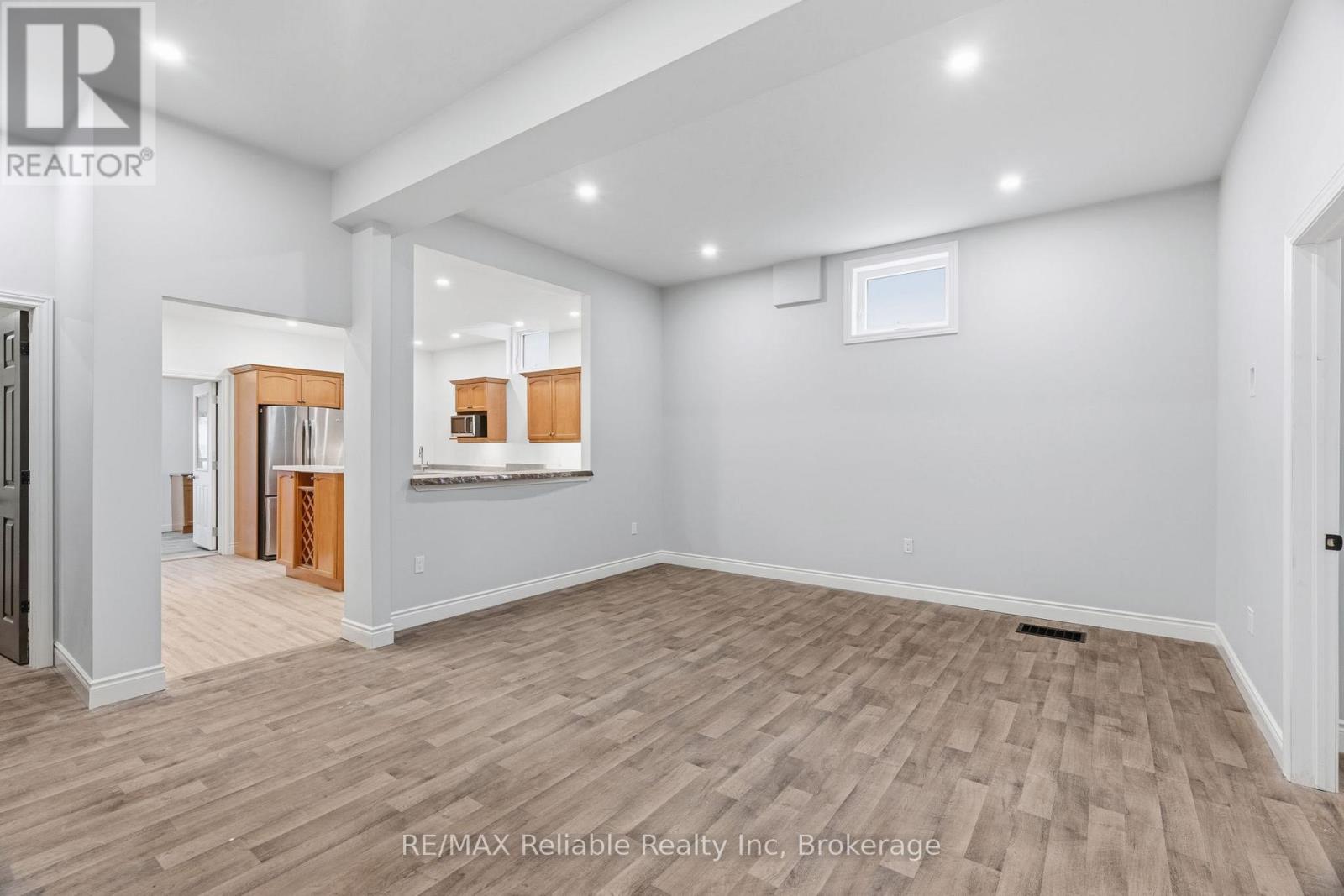 271 Main Street, Central Huron, Ontario  N0M 2H0 - Photo 19 - X12964398