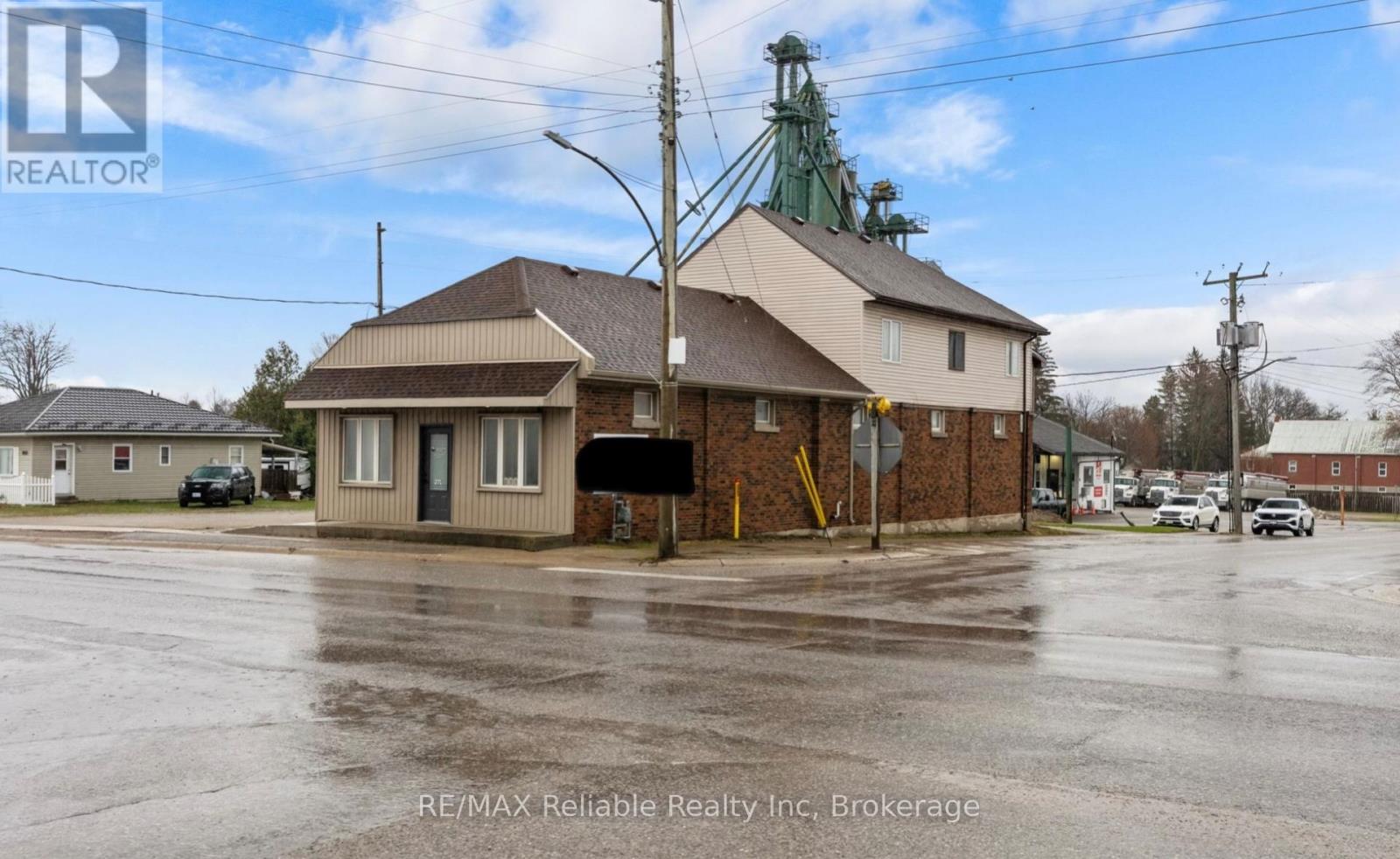 271 Main Street, Central Huron, Ontario  N0M 2H0 - Photo 2 - X12964398