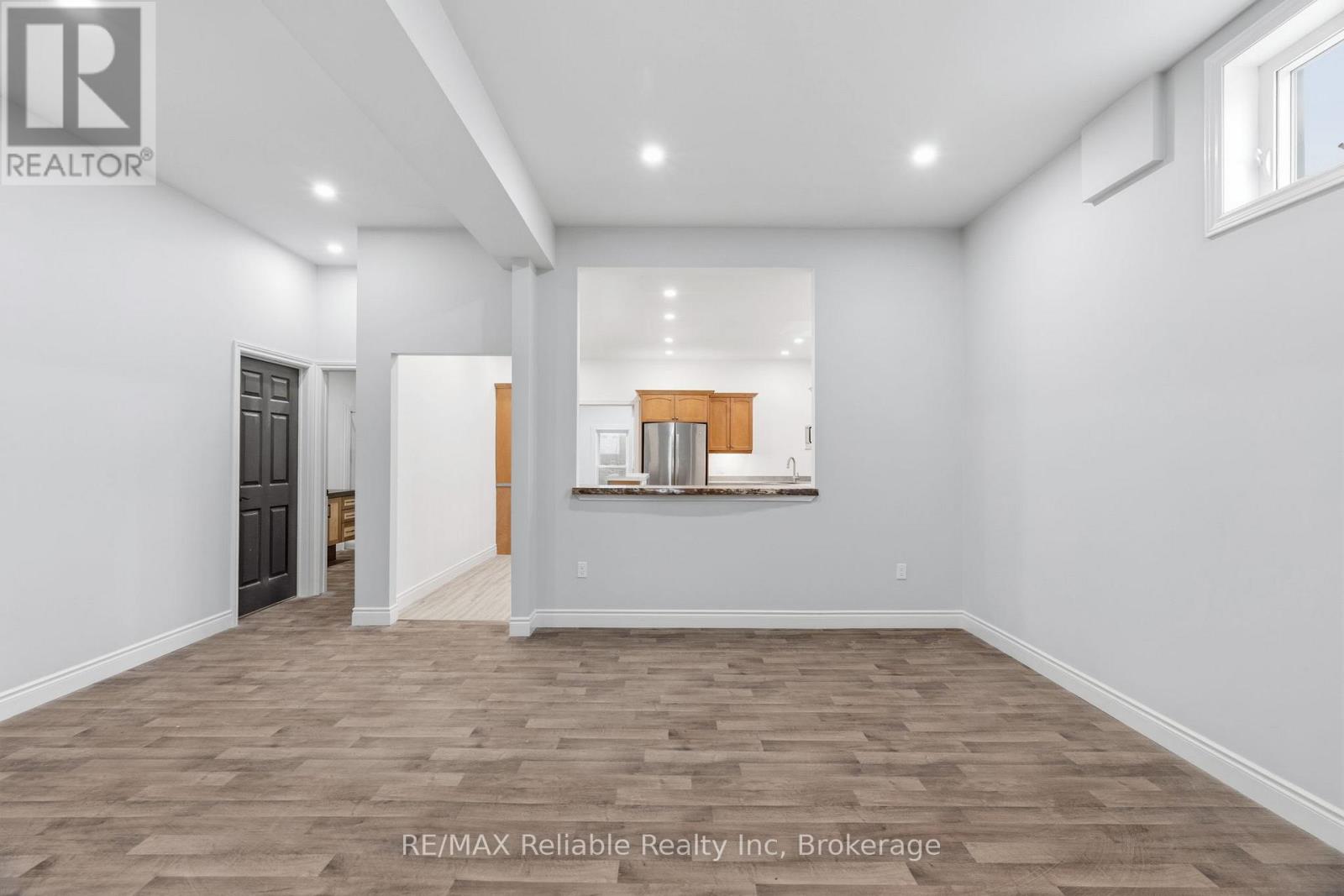 271 Main Street, Central Huron, Ontario  N0M 2H0 - Photo 20 - X12964398