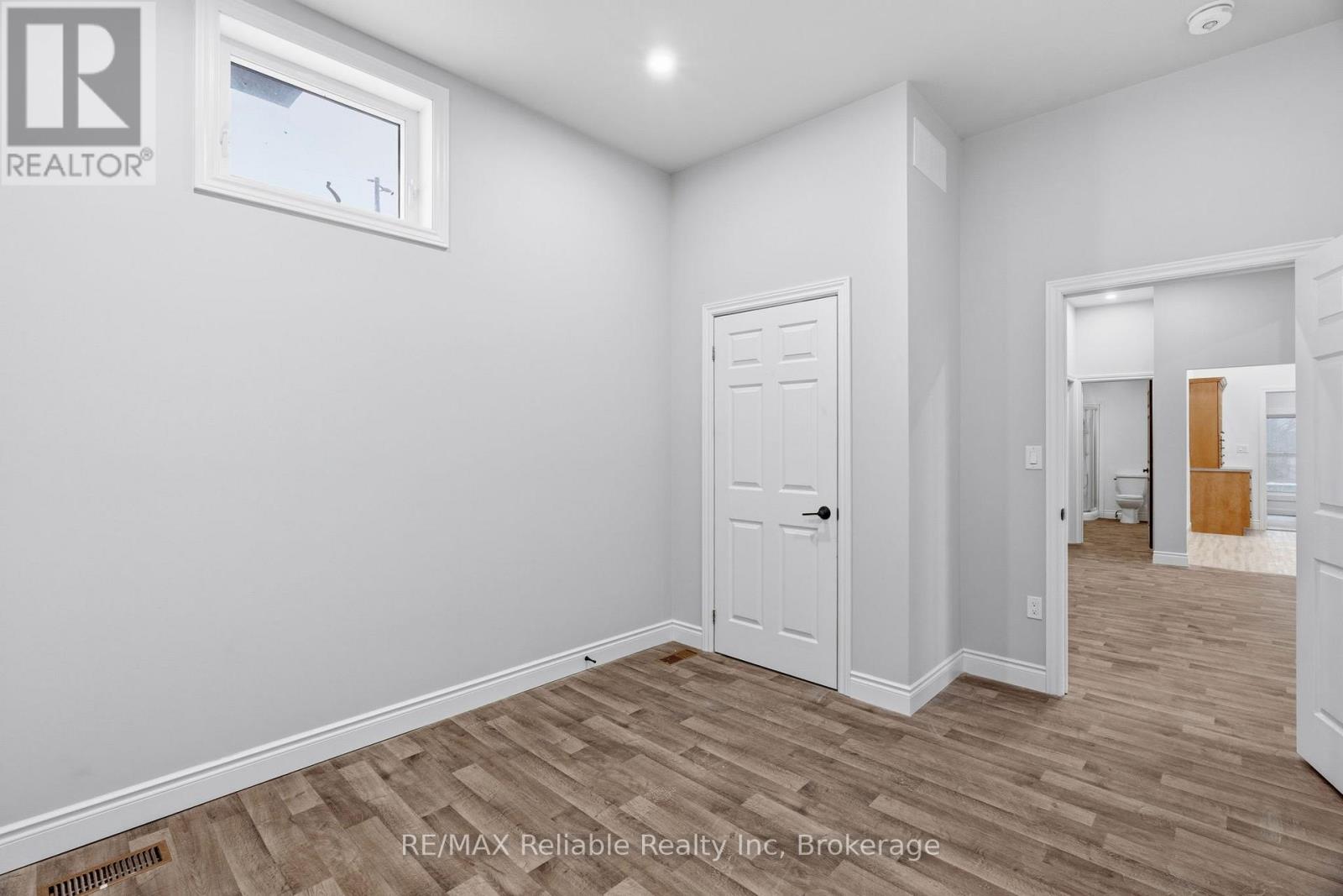 271 Main Street, Central Huron, Ontario  N0M 2H0 - Photo 22 - X12964398