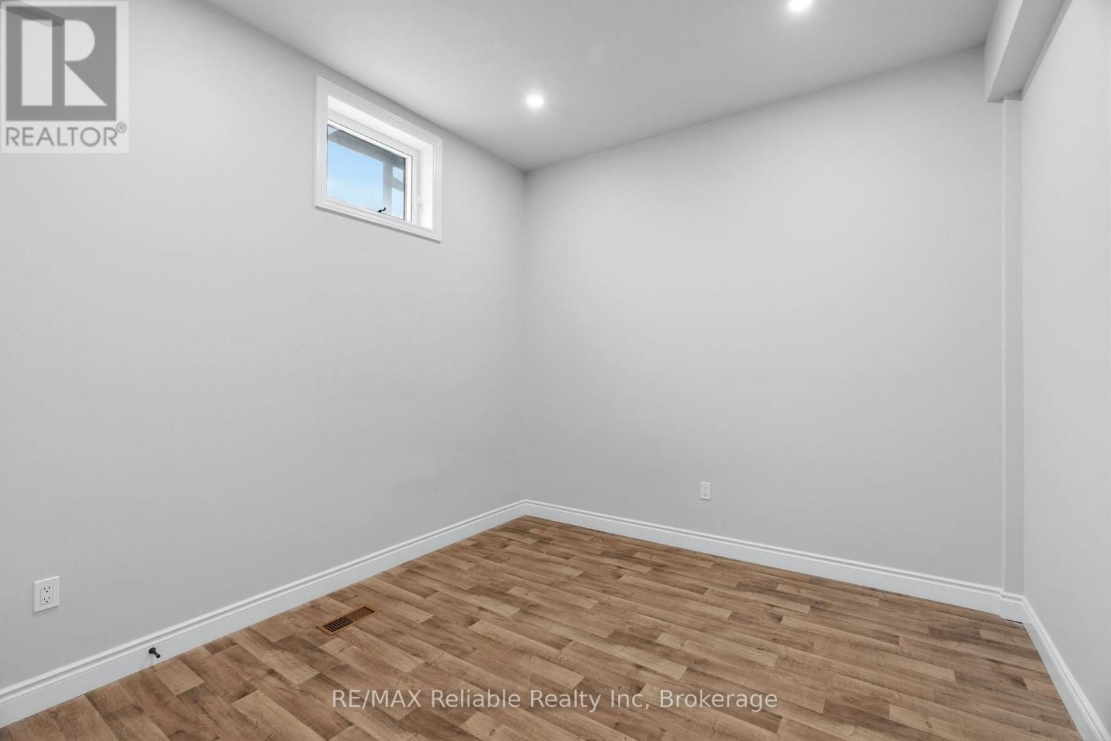 271 Main Street, Central Huron, Ontario  N0M 2H0 - Photo 23 - X12964398