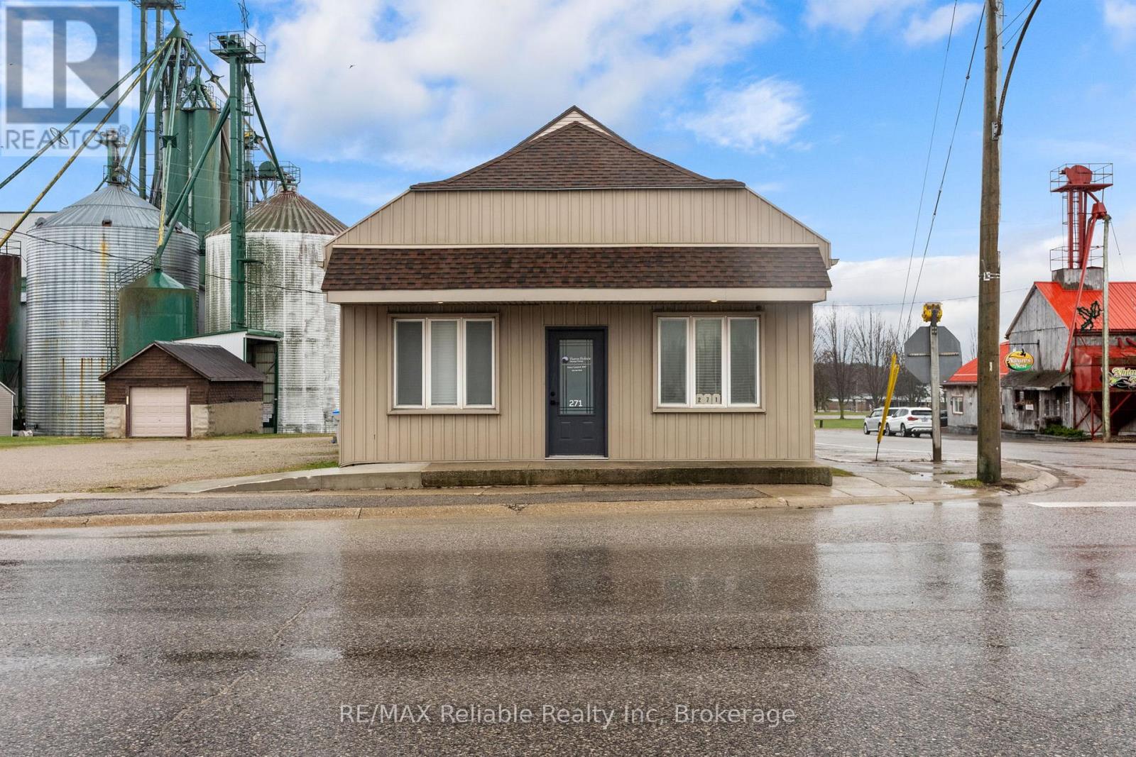 271 Main Street, Central Huron, Ontario  N0M 2H0 - Photo 3 - X12964398