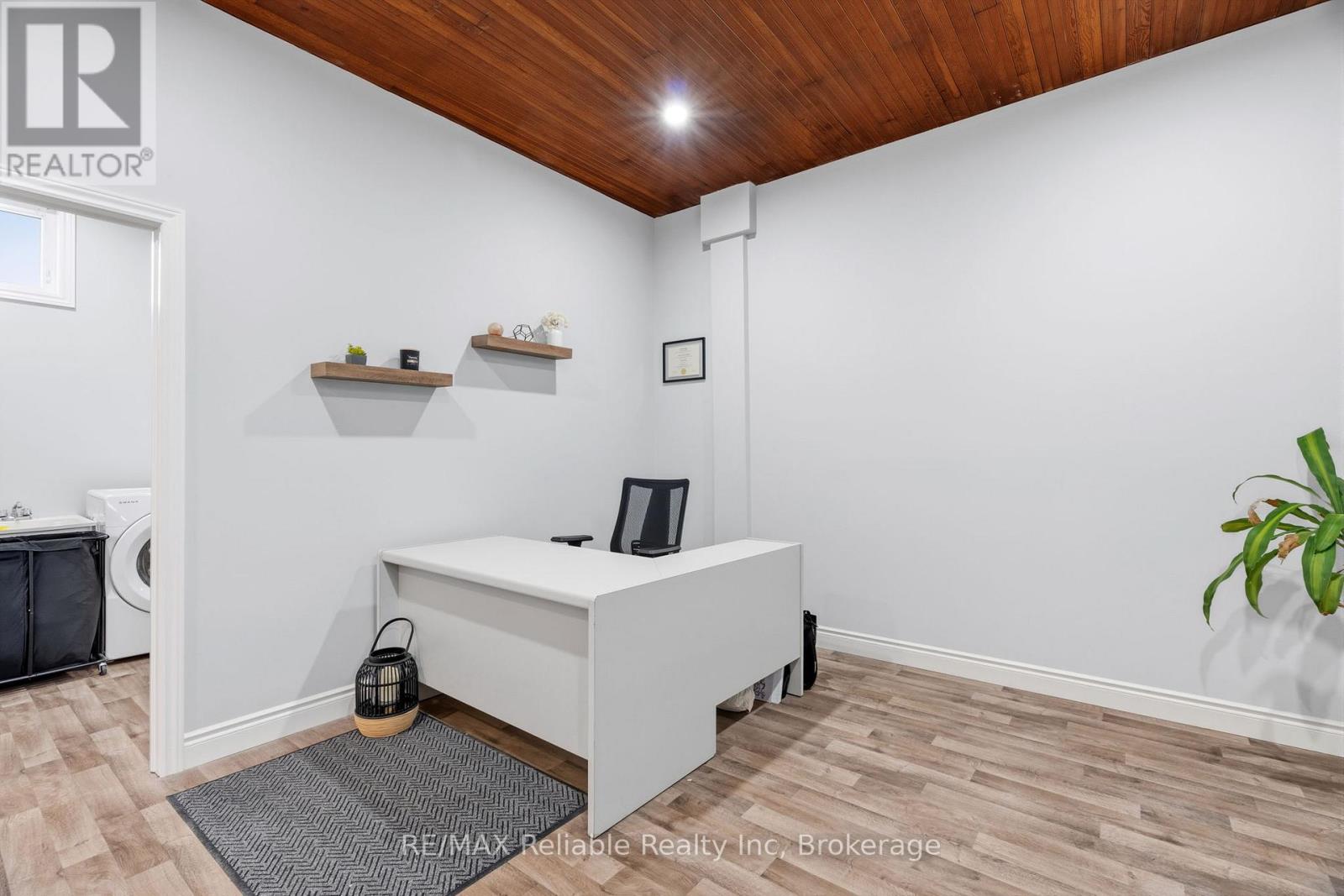 271 Main Street, Central Huron, Ontario  N0M 2H0 - Photo 9 - X12964398