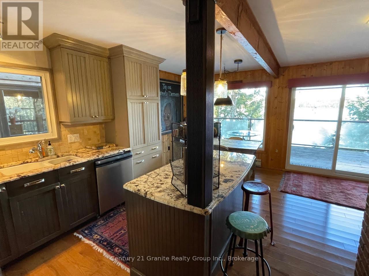 1038 Broken Paddle Road, Dysart Et Al, Ontario  K0M 1S0 - Photo 13 - X12964450