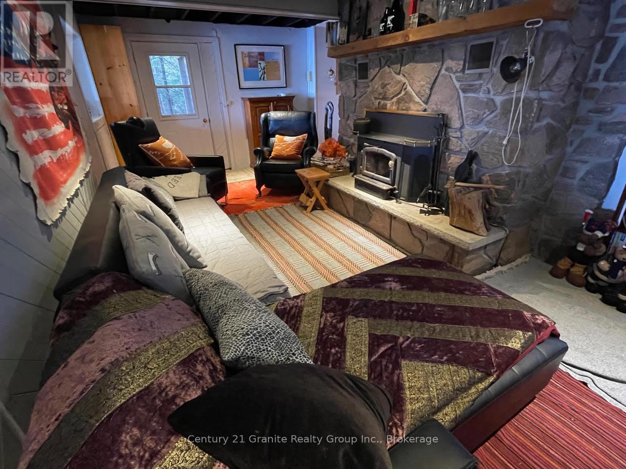 1038 Broken Paddle Road, Dysart Et Al, Ontario  K0M 1S0 - Photo 22 - X12964450