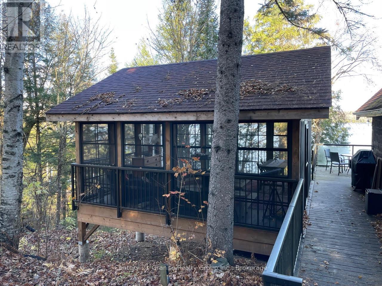 1038 Broken Paddle Road, Dysart Et Al, Ontario  K0M 1S0 - Photo 27 - X12964450