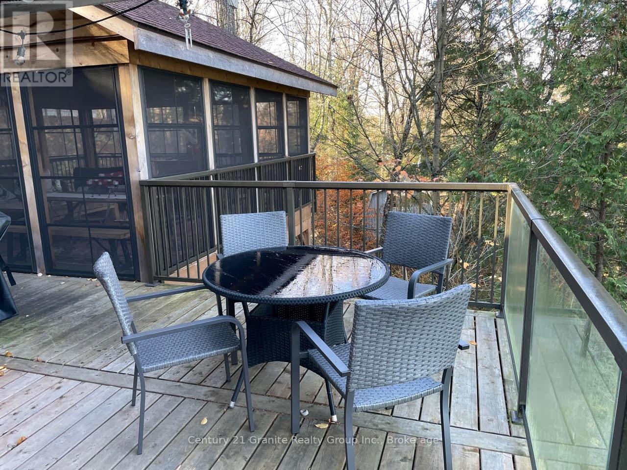 1038 Broken Paddle Road, Dysart Et Al, Ontario  K0M 1S0 - Photo 28 - X12964450