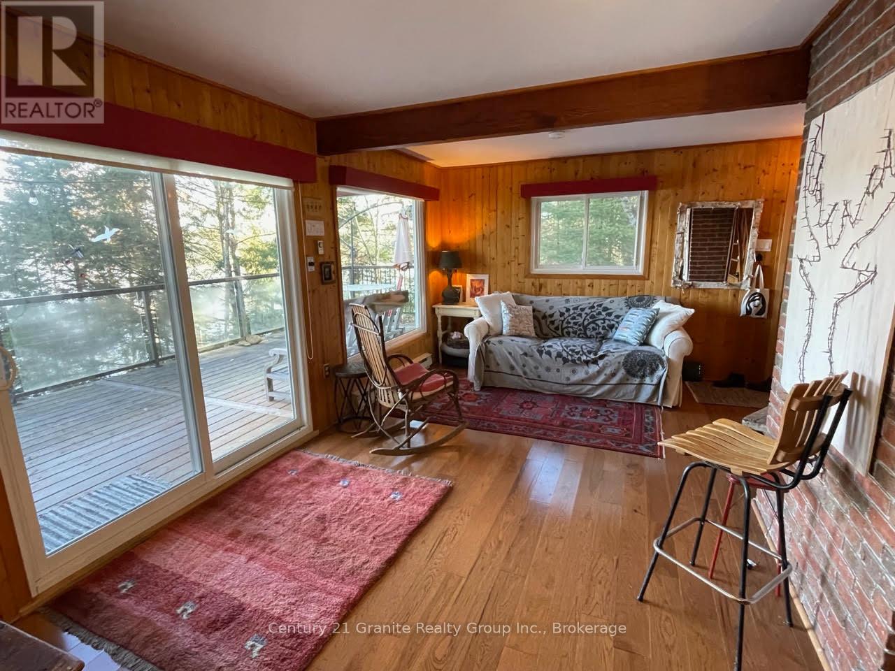 1038 Broken Paddle Road, Dysart Et Al, Ontario  K0M 1S0 - Photo 4 - X12964450