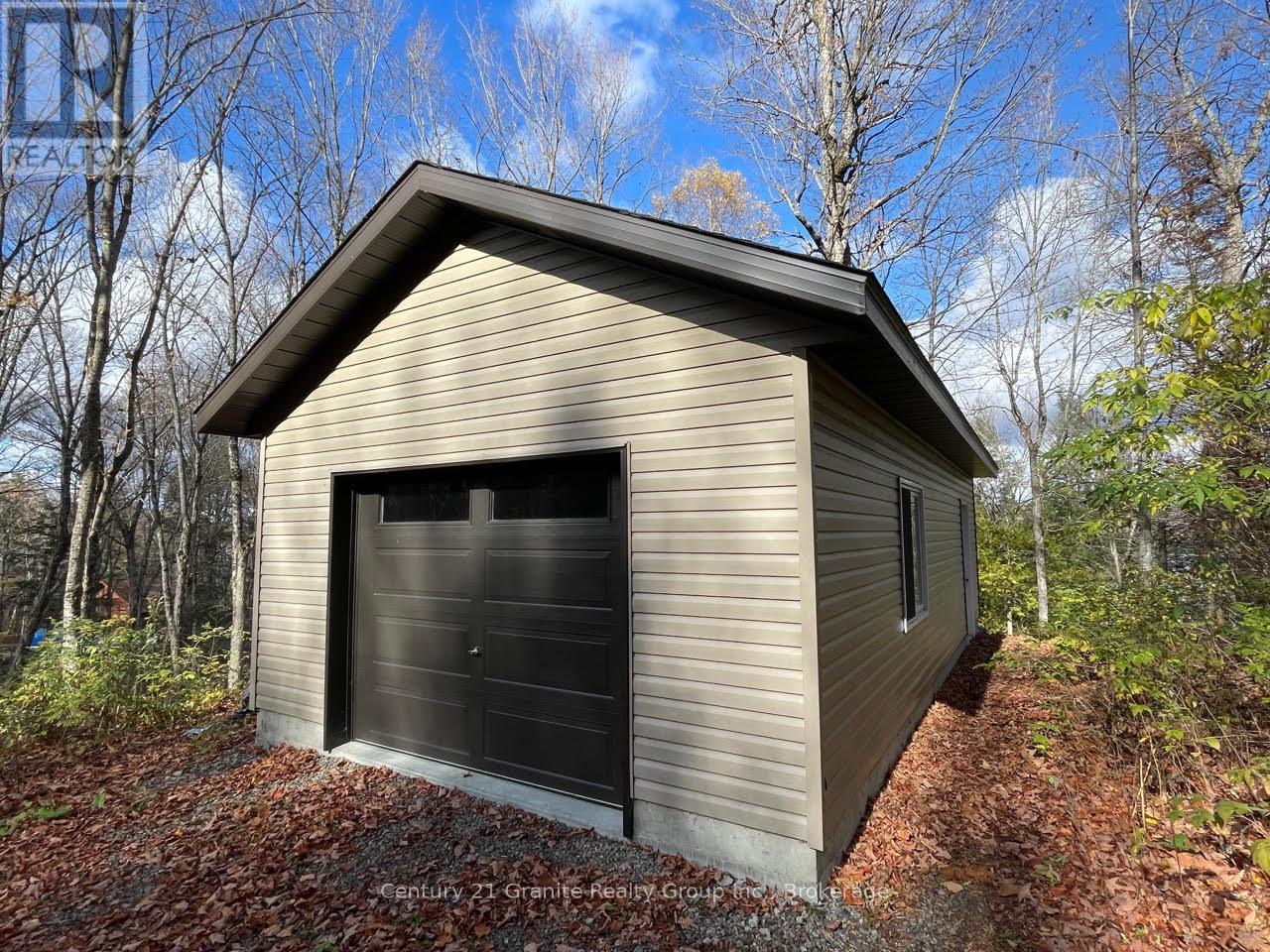 1038 Broken Paddle Road, Dysart Et Al, Ontario  K0M 1S0 - Photo 44 - X12964450