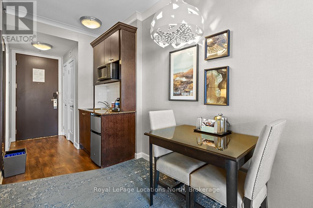 313 - 220 Gord Canning Drive, Blue Mountains, Ontario  L9Y 0V2 - Photo 7 - X12964656