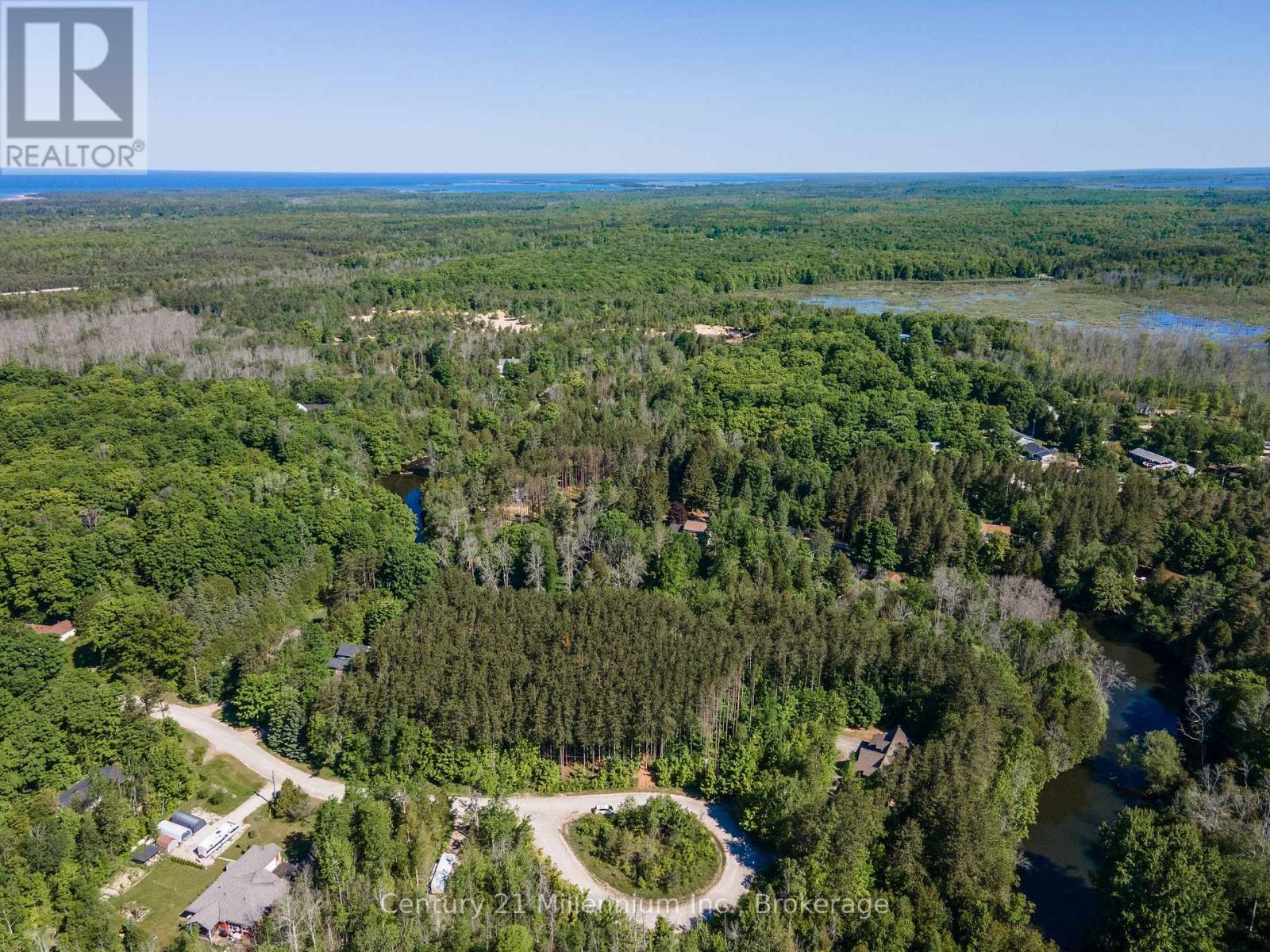 46 Riverside Place, South Bruce Peninsula, Ontario  N0H 2G0 - Photo 3 - X12964684