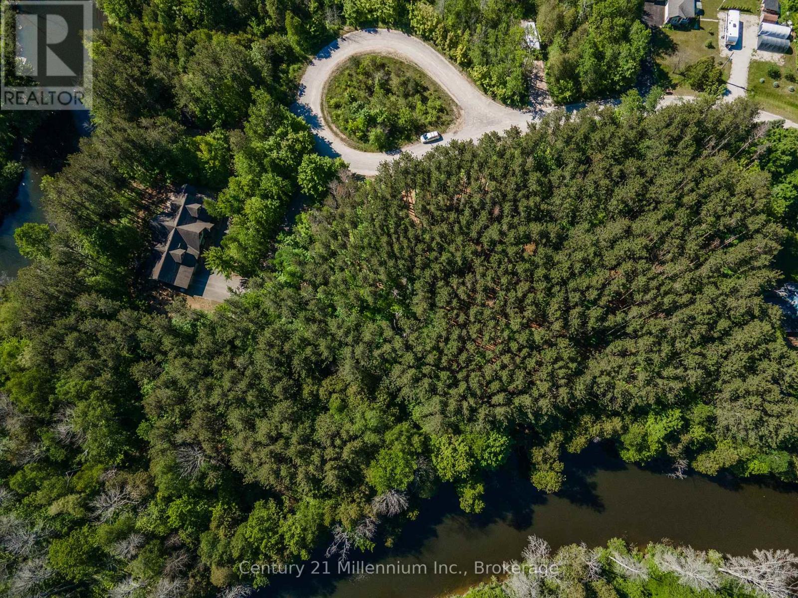 46 Riverside Place, South Bruce Peninsula, Ontario  N0H 2G0 - Photo 4 - X12964684