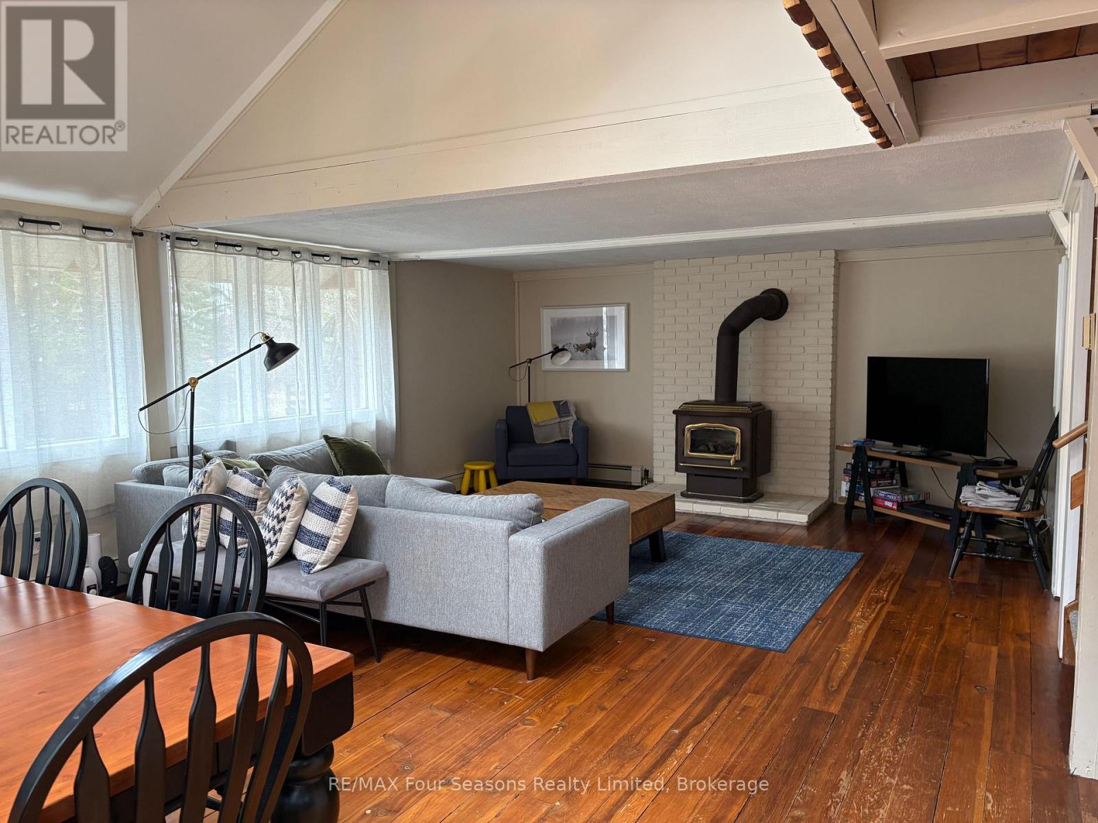 163 Craigleith Road, Blue Mountains, Ontario L9Y 0S4 - Photo 2 - X12964696