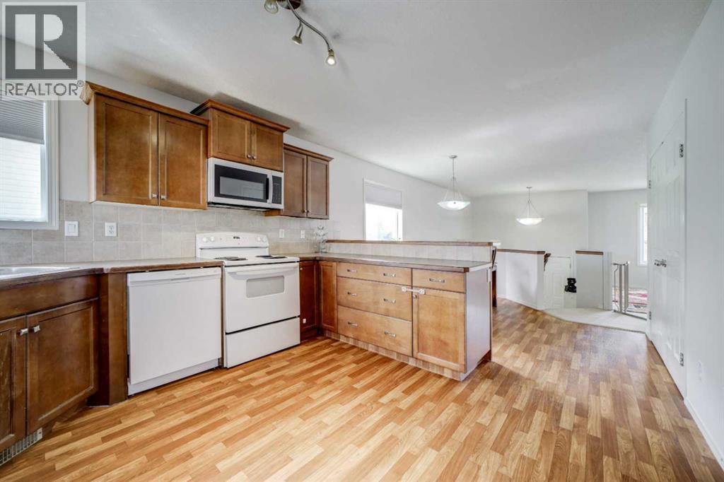 136 Jessie Robinson Close N, Lethbridge, Alberta  T1H 3Y8 - Photo 11 - A2299075