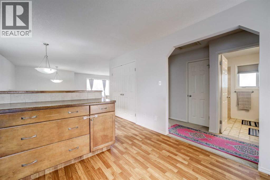 136 Jessie Robinson Close N, Lethbridge, Alberta  T1H 3Y8 - Photo 13 - A2299075